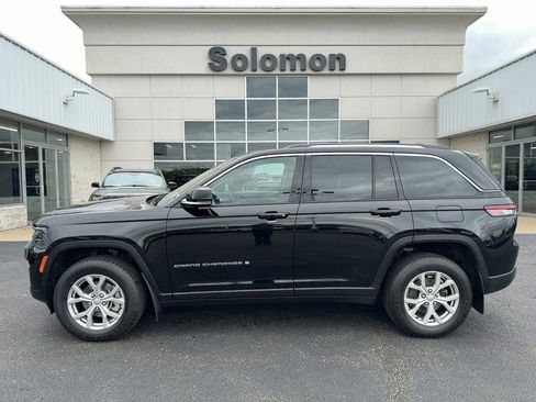 Certified 2022 Jeep Grand Cherokee Limited AWD/4WD image 1