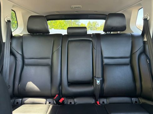 Used 2025 Nissan Rogue SL AWD/4WD image 52