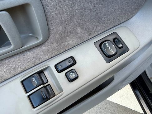 Used 2001 Toyota Tacoma 4x4 Xtracab V6 image 5