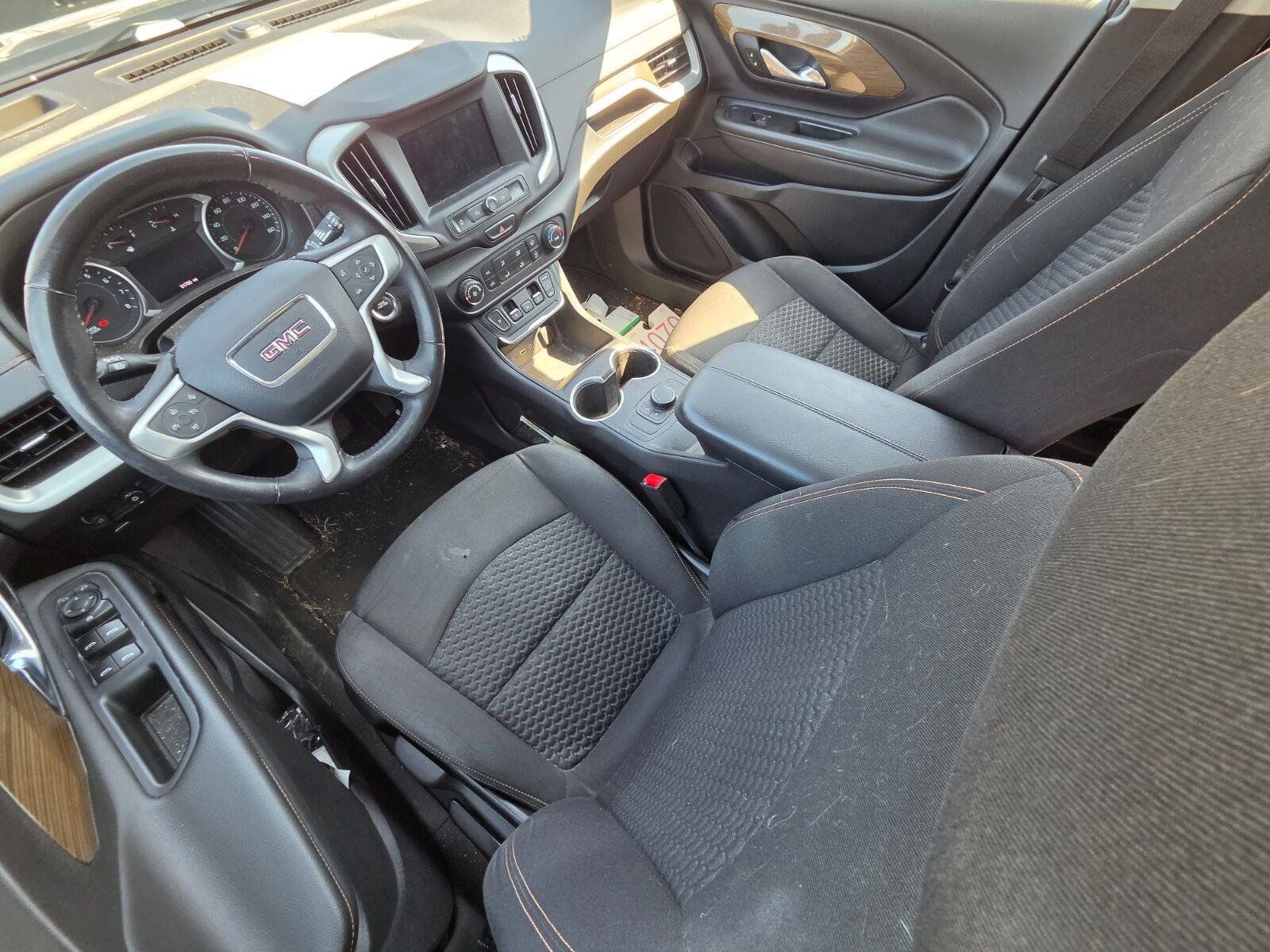 Used 2020 GMC Terrain SLE w/ LPO, Cargo Package FWD image 8