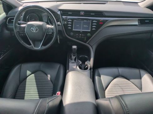 Used 2020 Toyota Camry SE FWD image 30