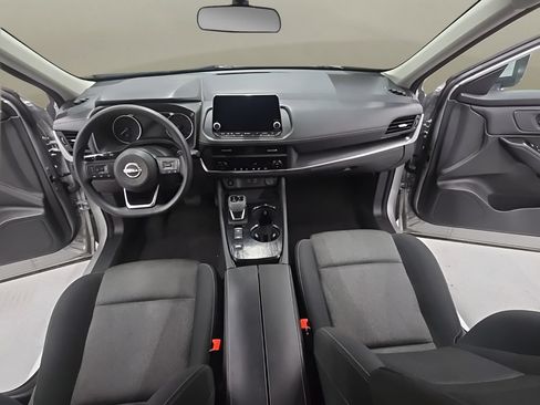 Used 2024 Nissan Rogue SV FWD image 27