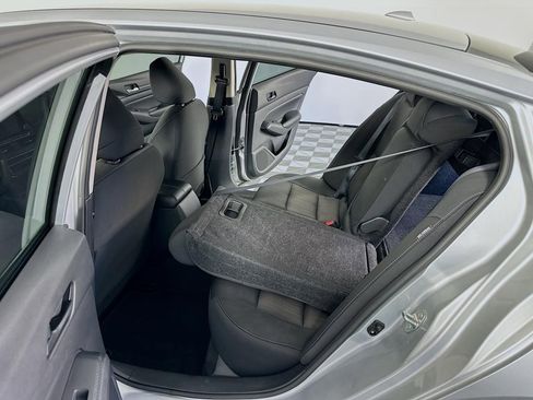 Used 2024 Nissan Altima 2.5 SV image 31