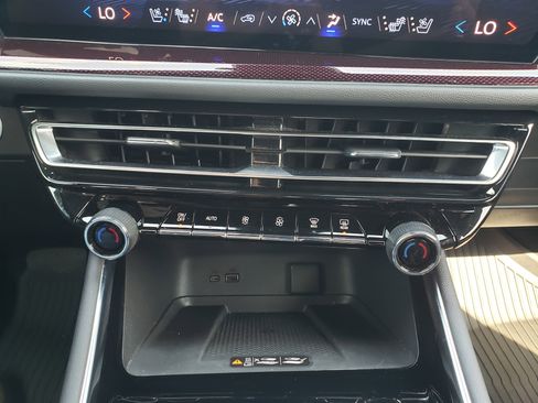 Used 2024 Chevrolet Traverse RS w/ LPO, Floor Liner Package image 24