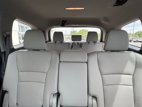 Used 2021 Honda Pilot Touring image 15