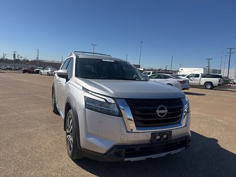 Certified 2023 Nissan Pathfinder Platinum w/ Cargo Package image 2
