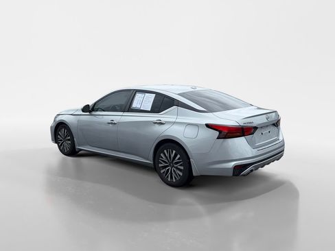 Used 2023 Nissan Altima 2.5 SV w/ SV Premium Package FWD image 6