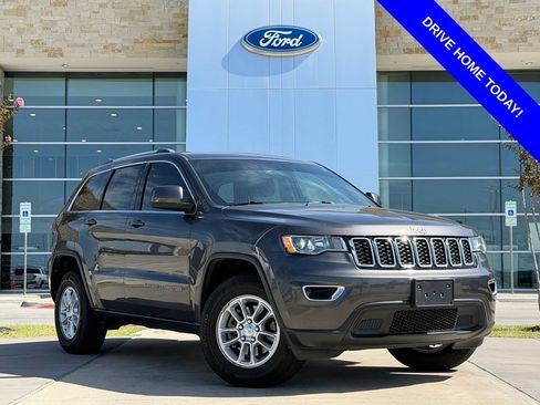 Used 2019 Jeep Grand Cherokee Laredo w/ Security & Convenience Group AWD/4WD image 1