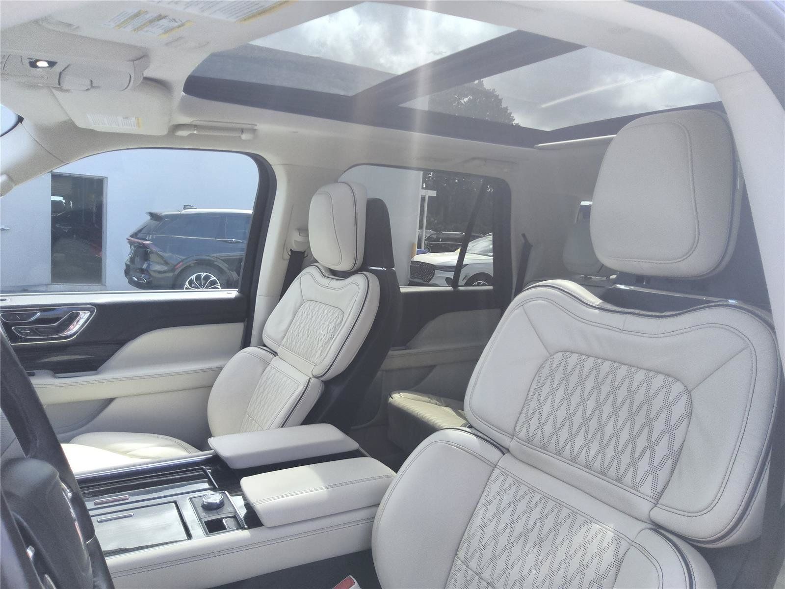Certified 2024 Lincoln Navigator L Black Label AWD/4WD image 19