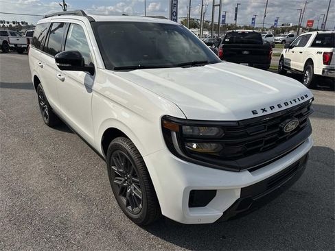 New 2025 Ford Expedition Platinum w/ Stealth Performance Package image 3