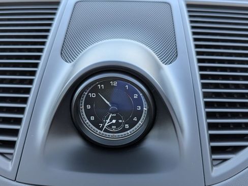 Used 2023 Porsche Macan image 16