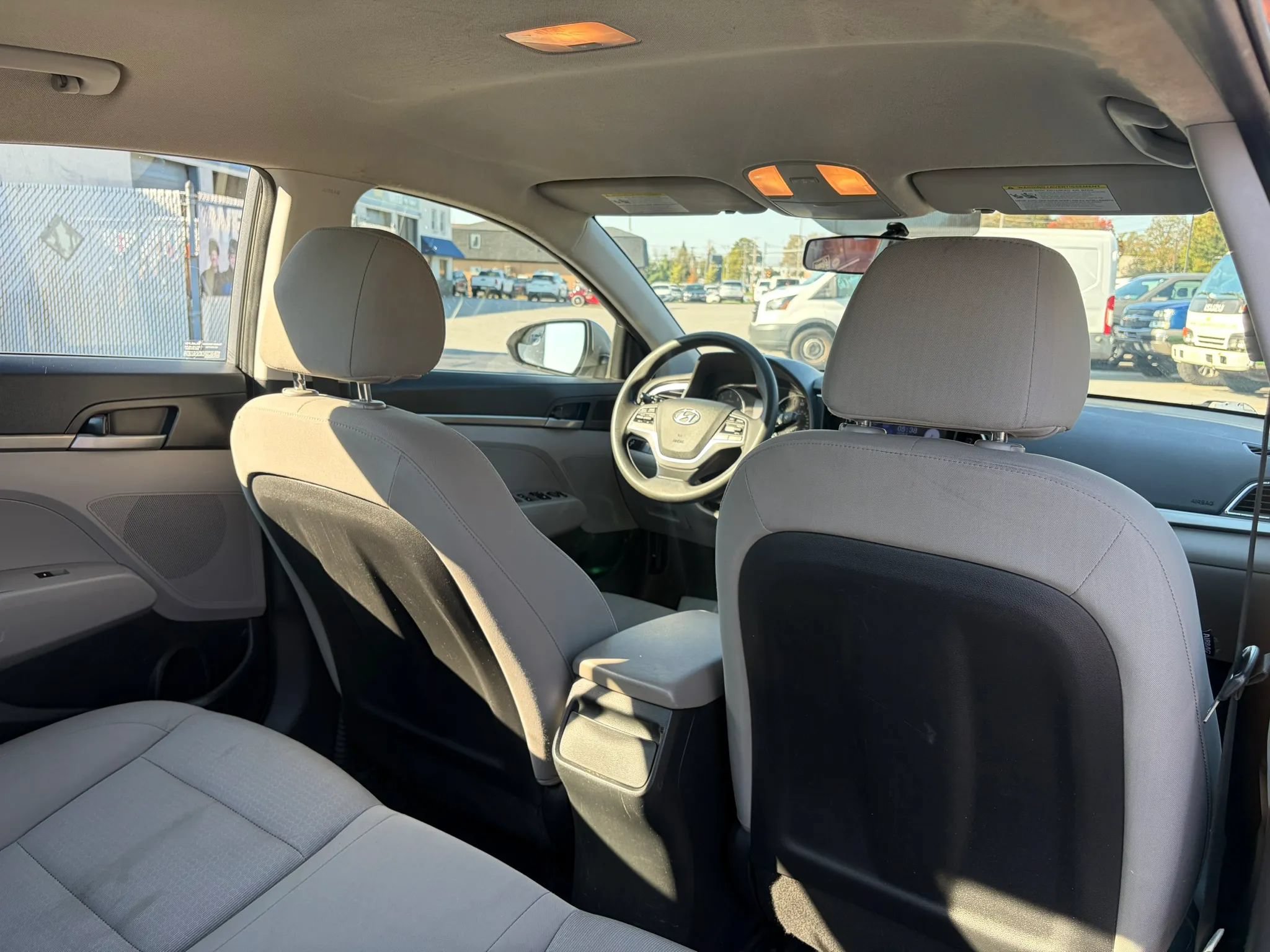 Used 2017 Hyundai Elantra SE FWD image 35