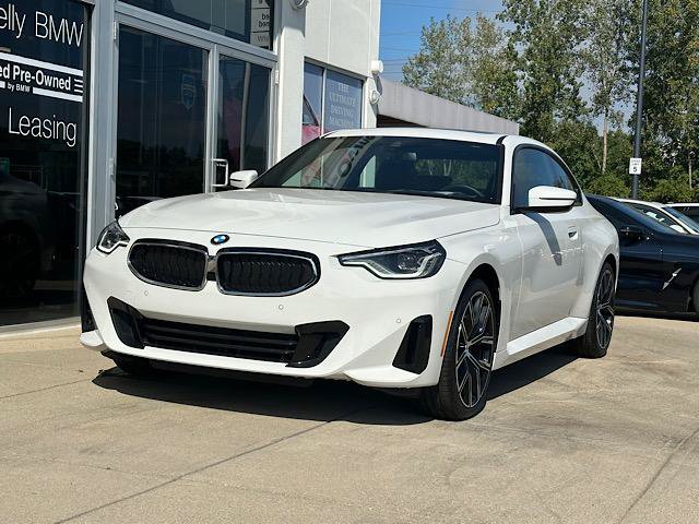 Used 2023 BMW 230i xDrive Coupe AWD/4WD image 3