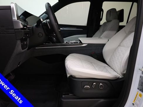Used 2026 Cadillac Escalade V AWD/4WD image 39