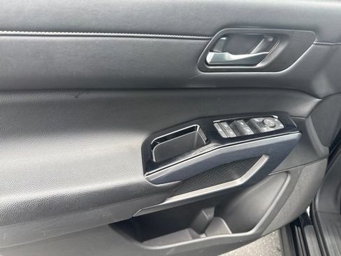 Used 2023 Nissan Pathfinder SL w/ Black Appearance Package FWD image 26