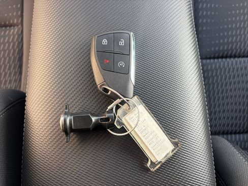 Used 2025 Chevrolet Equinox LT AWD/4WD image 22