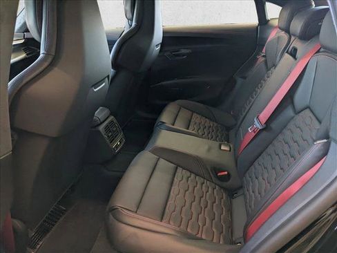 New 2026 Audi RS e-tron GT performance image 17