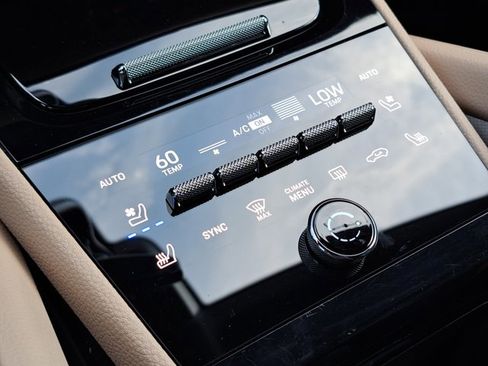 Certified 2024 Porsche Cayenne image 34