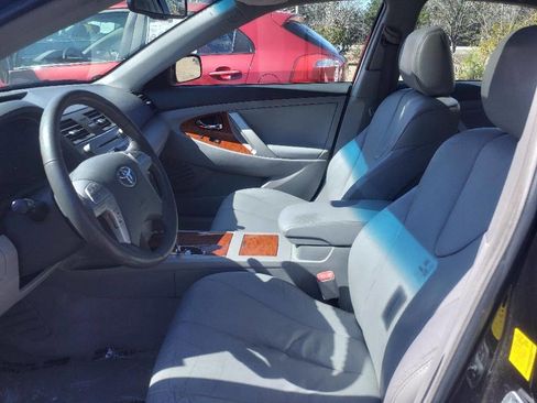 Used 2011 Toyota Camry XLE image 5