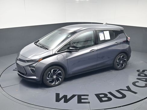 Used 2023 Chevrolet Bolt LT w/ Infotainment Package image 28