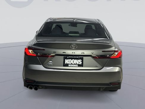 Used 2025 Toyota Camry SE FWD image 19