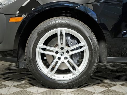 Certified 2023 Porsche Macan Turbo AWD/4WD image 13
