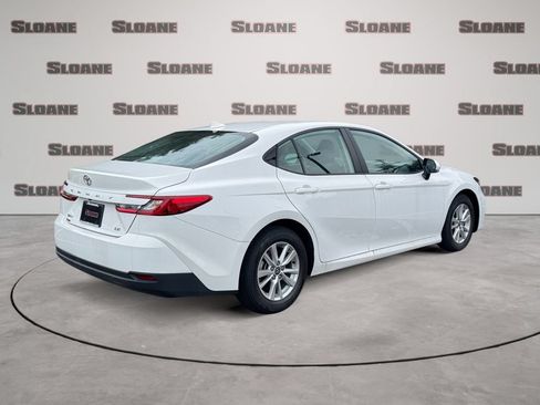Used 2025 Toyota Camry LE w/ Convenience Package FWD image 5