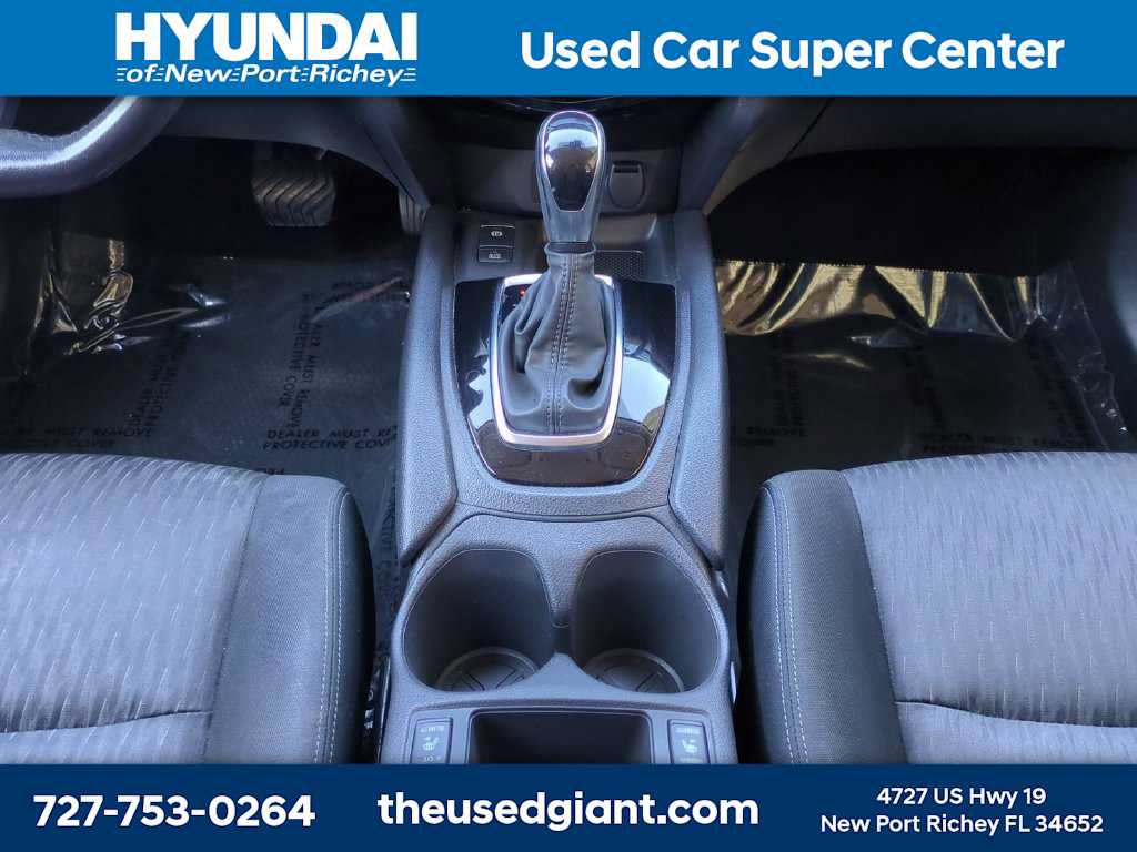 Used 2019 Nissan Rogue SV w/ Premium Package FWD image 20