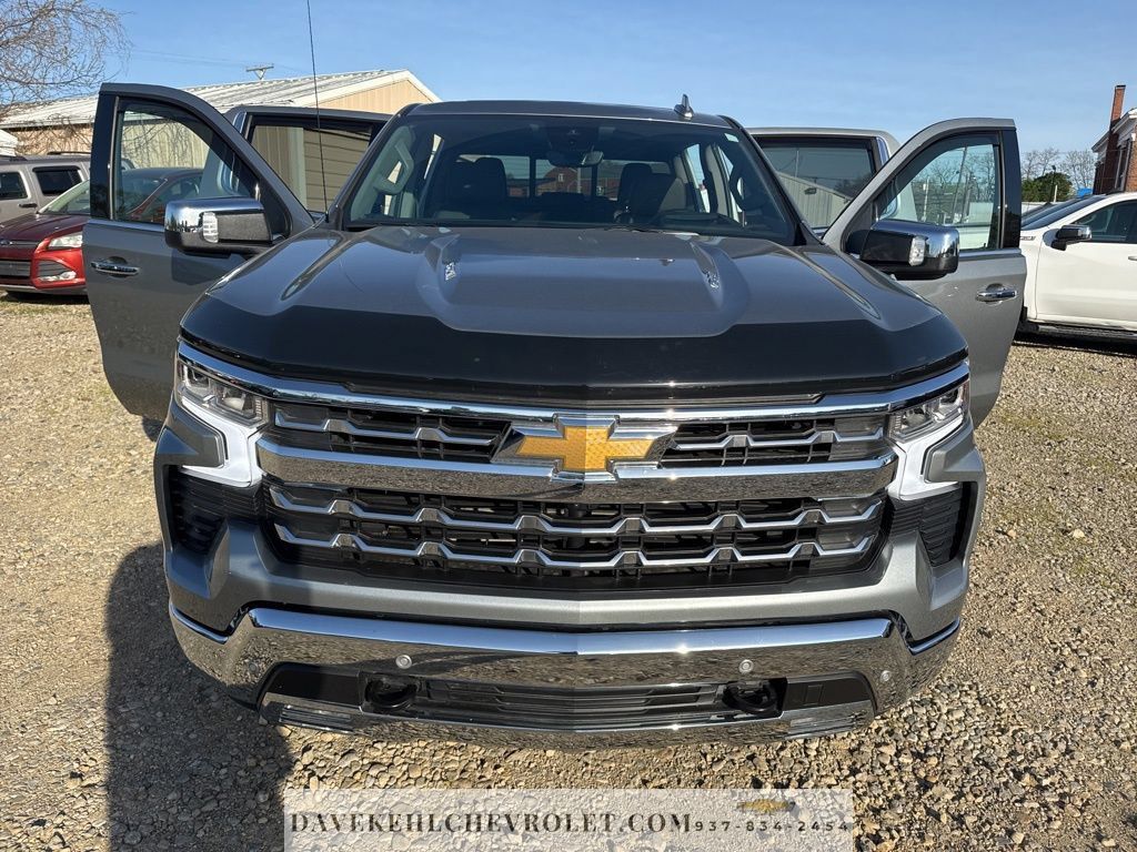 Certified 2025 Chevrolet Silverado 1500 LTZ AWD/4WD image 36