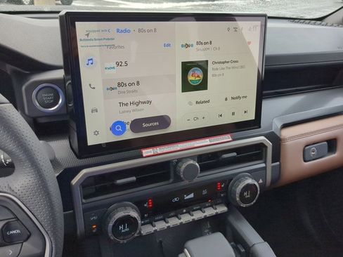 Used 2025 Toyota 4Runner Limited image 12