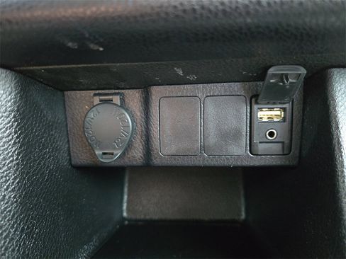 Used 2019 Toyota Corolla LE w/ Carpet Mat Package (TMS) image 22