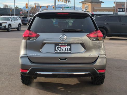 Used 2017 Nissan Rogue SV image 7