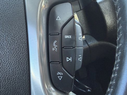 Used 2011 GMC Sierra 2500 SLT w/ SLT Convenience Package image 30