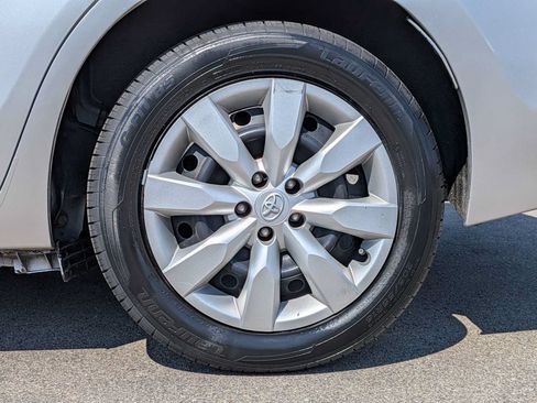 Used 2014 Toyota Corolla LE FWD image 12