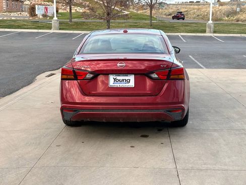Used 2024 Nissan Altima 2.5 SV image 9