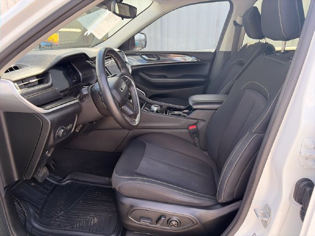 Used 2022 Jeep Grand Cherokee L Laredo w/ Luxury Tech Group I AWD/4WD image 11