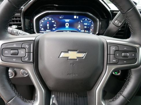 Used 2023 Chevrolet Silverado 1500 LT AWD/4WD image 17