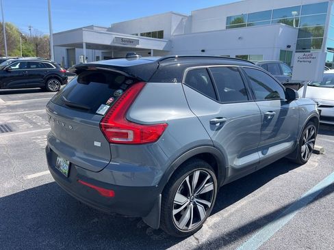 Used 2022 Volvo XC40 P8 Recharge Plus image 3