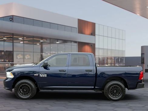 Used 2018 RAM 1500 Express w/ Express Value Package RWD image 3