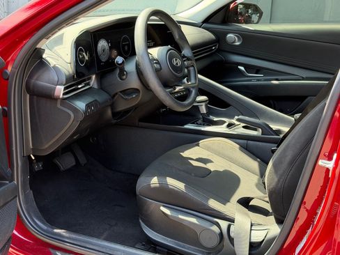 Used 2024 Hyundai Elantra SEL FWD image 12