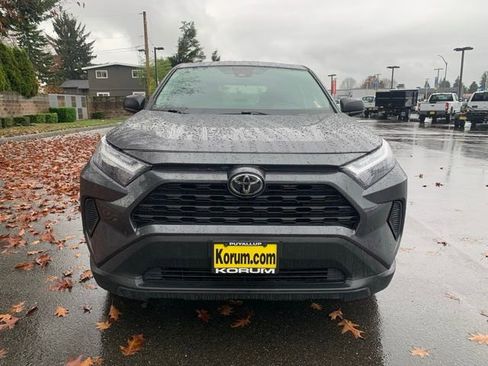 Used 2024 Toyota RAV4 LE image 9