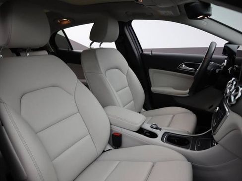 Used 2019 Mercedes-Benz GLA 250 image 35