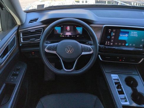 Used 2024 Volkswagen Atlas SE FWD image 15
