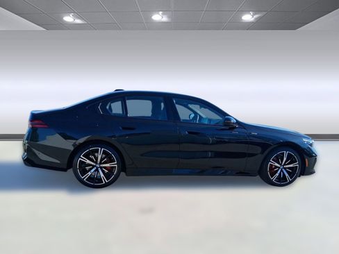 New 2026 BMW 540i xDrive w/ M Sport Package image 8