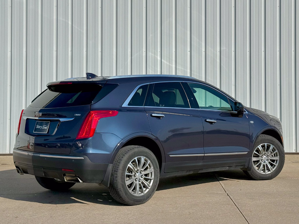 Used 2018 Cadillac XT5 Luxury w/ Driver Awareness Package AWD/4WD image 6