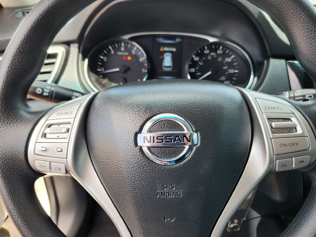 Used 2016 Nissan Rogue S w/ Appearance Package FWD image 19