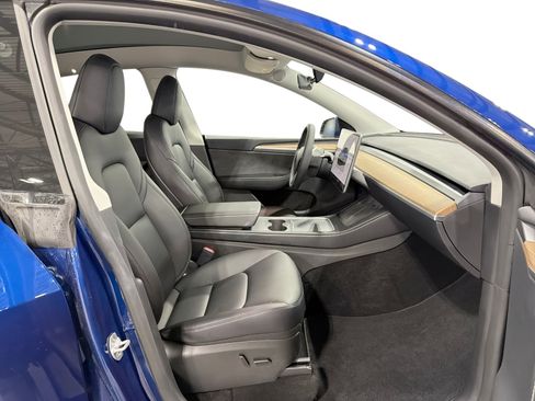 Certified 2023 Tesla Model Y Long Range AWD/4WD image 13