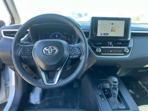 Used 2026 Toyota Corolla Cross LE FWD image 15