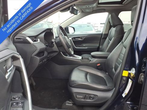 Used 2019 Toyota RAV4 XLE Premium image 18