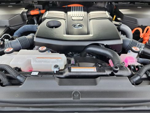 Certified 2025 Lexus LX 700h Luxury image 39